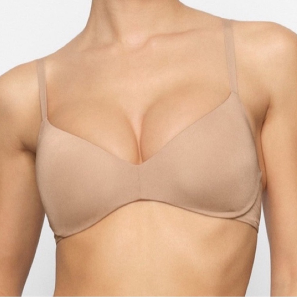 Skims Wireless Form Push Up Plunge Bra mica Tan 34DDDD